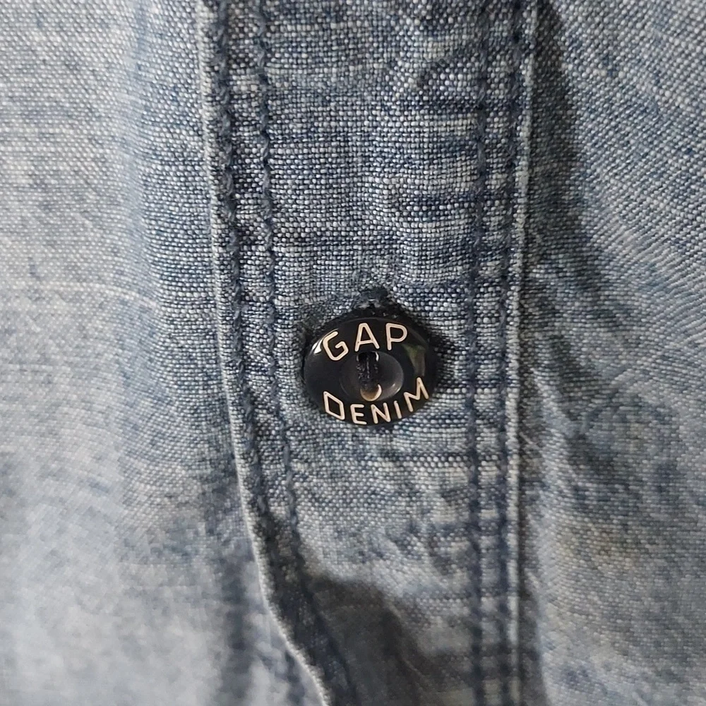 Baby Gap boy's   shirts  Size 3 years.